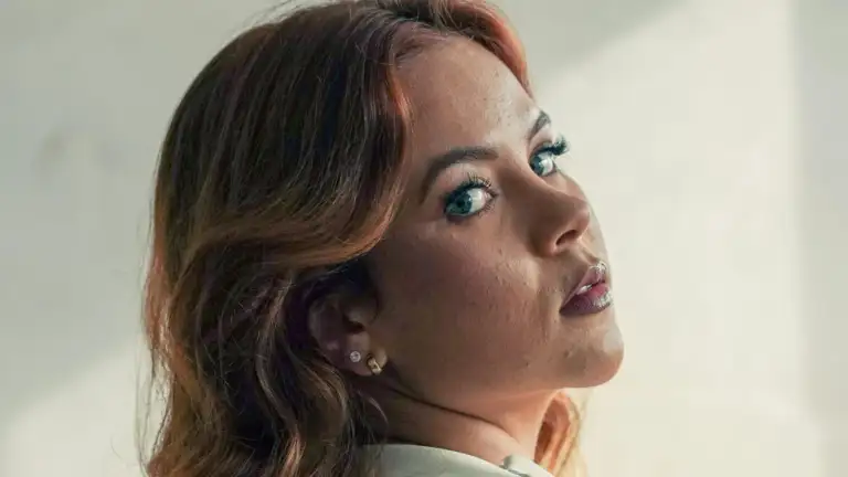 You Can Almost Always Tell Someone Is Hiding Their True Feelings By These 14 Obvious Behaviors